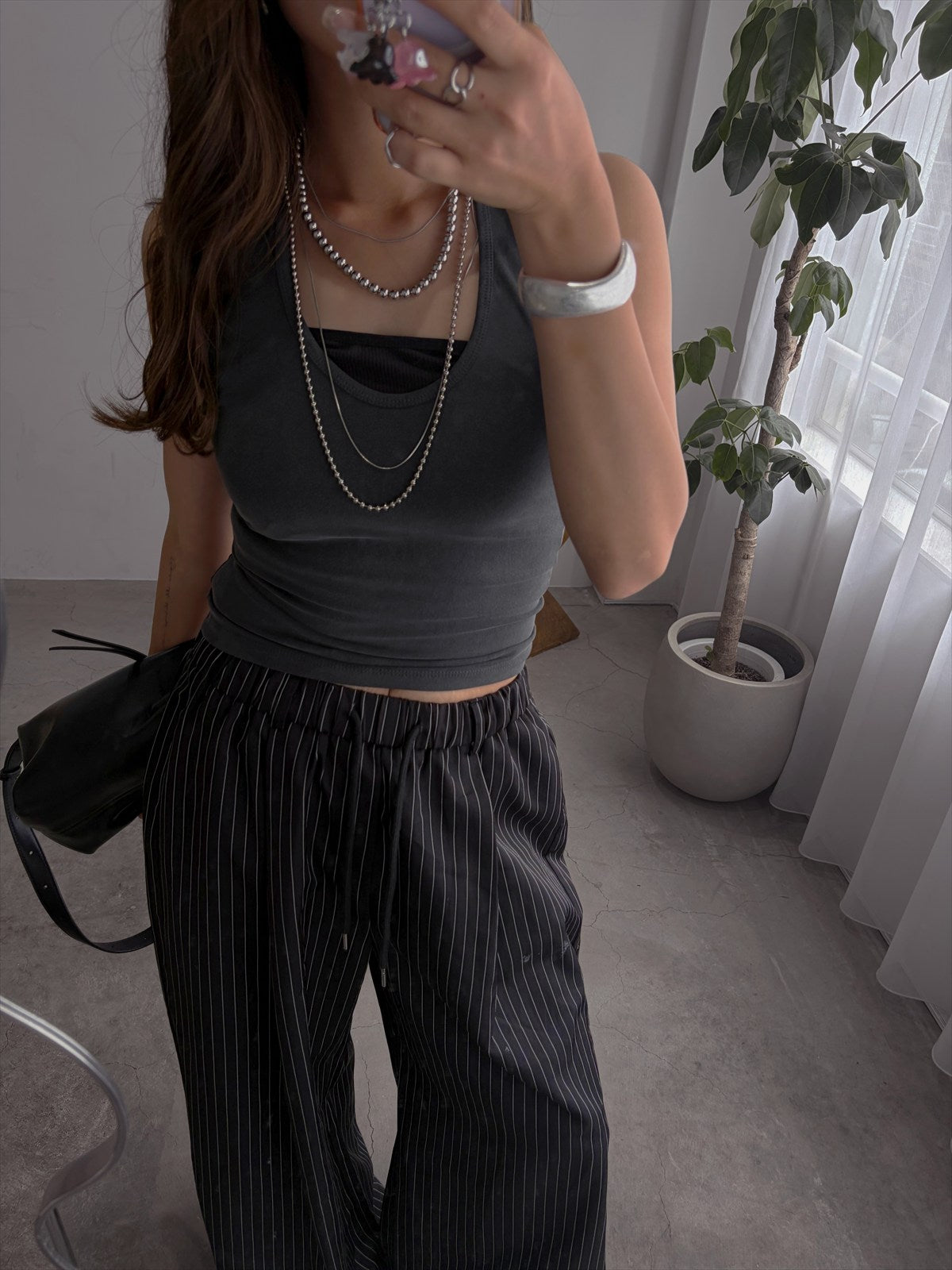 ホルターネックトップス