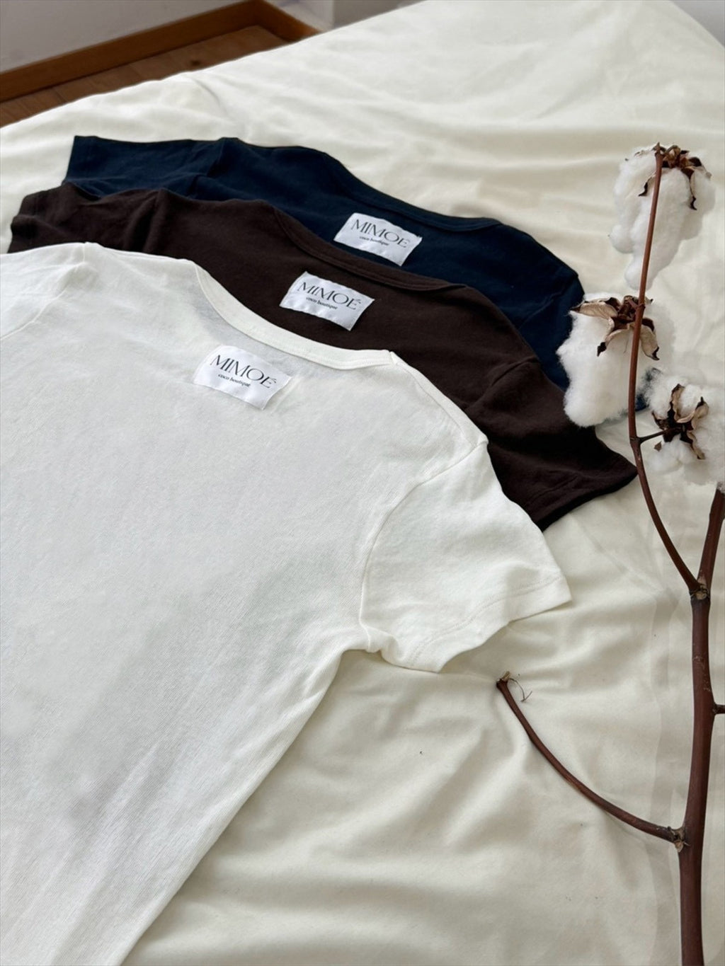 バックロゴTシャツ